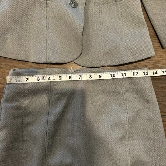 White House Black Market Grey Suit with 3/4 sleeves - Picture 14 of 14